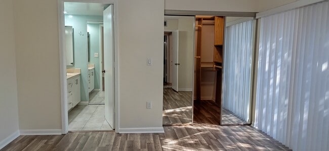 Building Photo - 2706 12th Ct