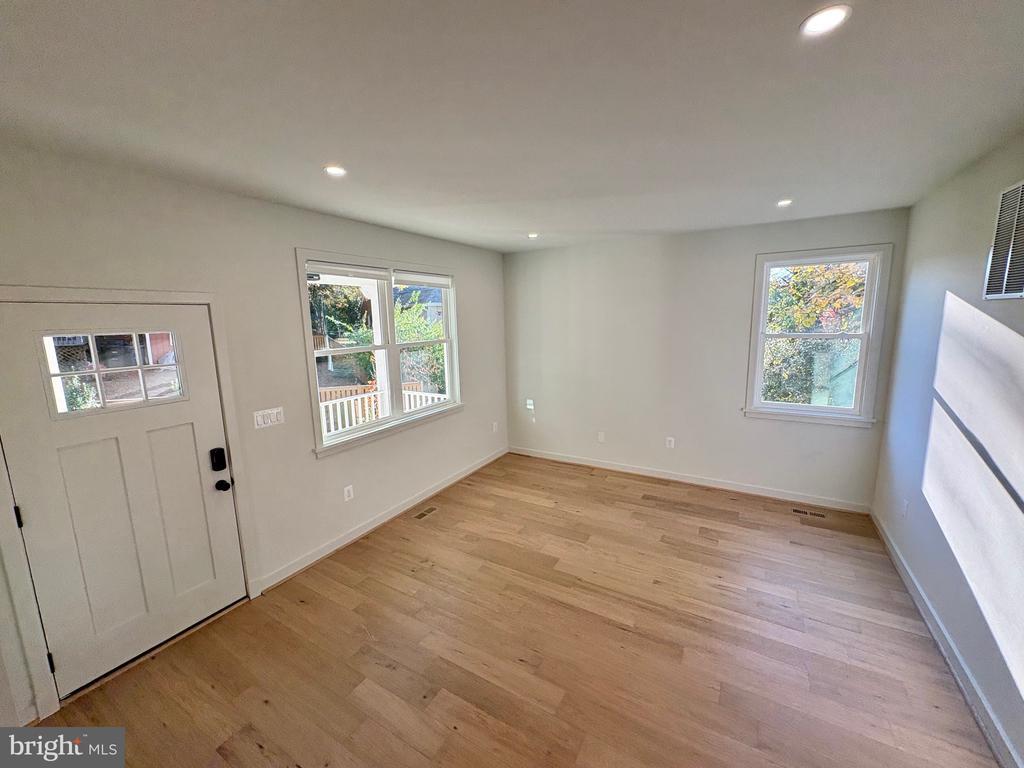 Foto principal - 635 Upland Pl