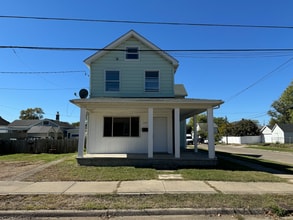 Building Photo - 2601 Elmo Ave