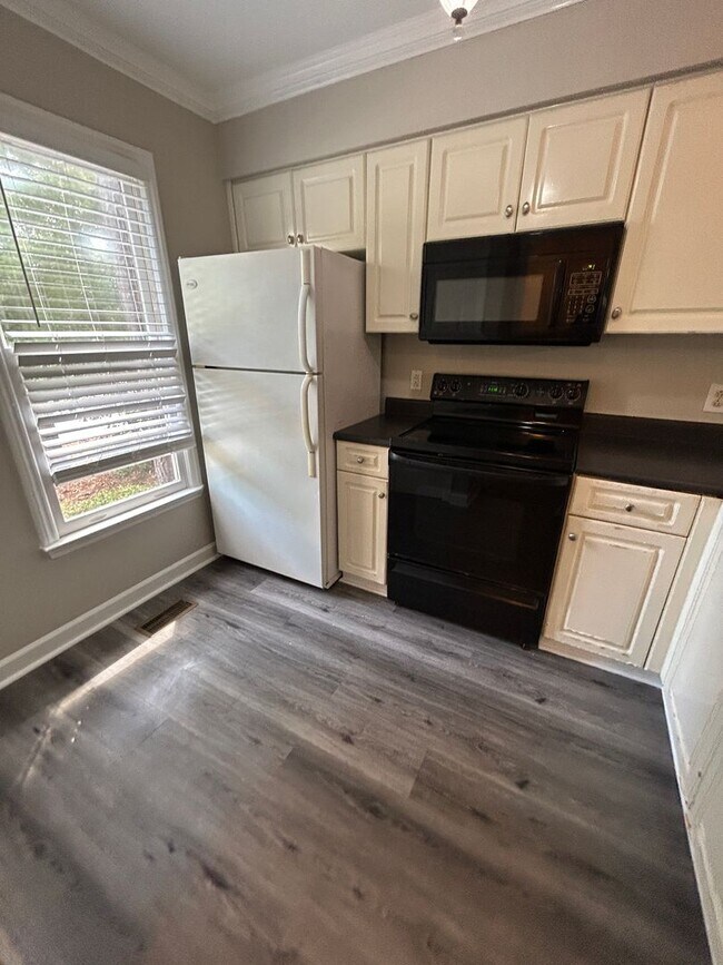 Foto del edificio - 1801 Crystal Down Ln