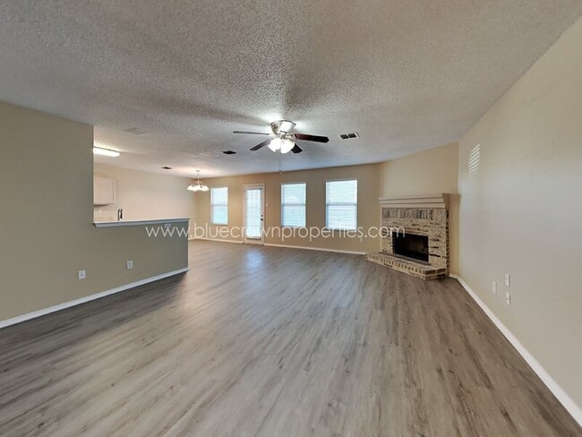 Foto del edificio - 1529 Windward Ln