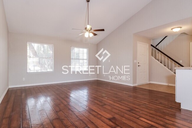 Building Photo - Now offering first full month FREE!!