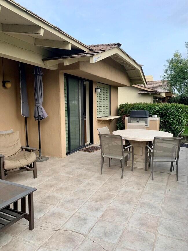 Building Photo - 431 N Sierra Madre