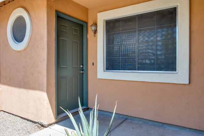 Building Photo - 4631 N 106th Dr