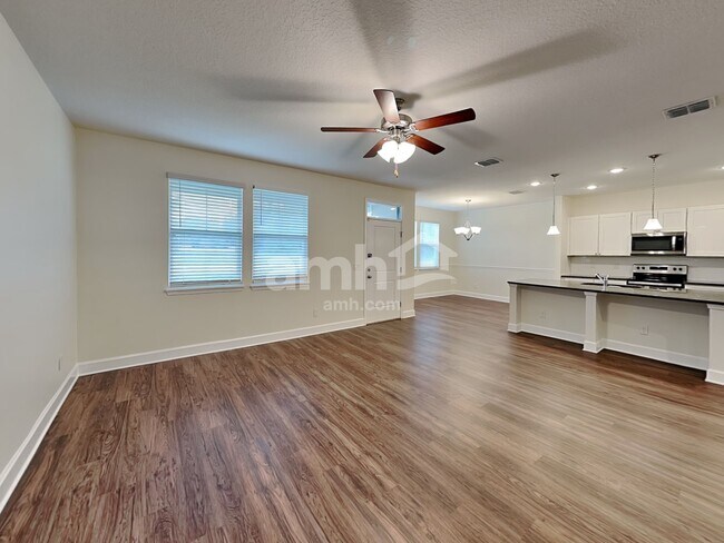 Foto del edificio - 2437 S Park Ave