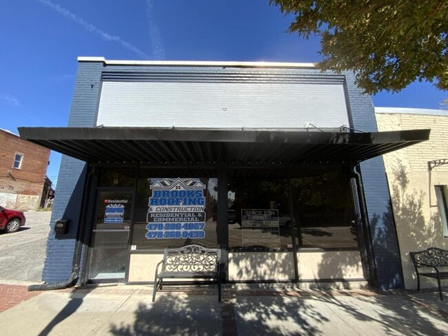 Foto del edificio - 61 E Main St