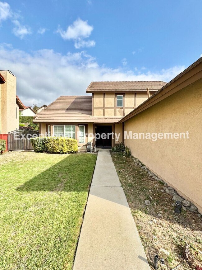 Building Photo - Move in ready 4 bed 3 bath home with 1 bed...