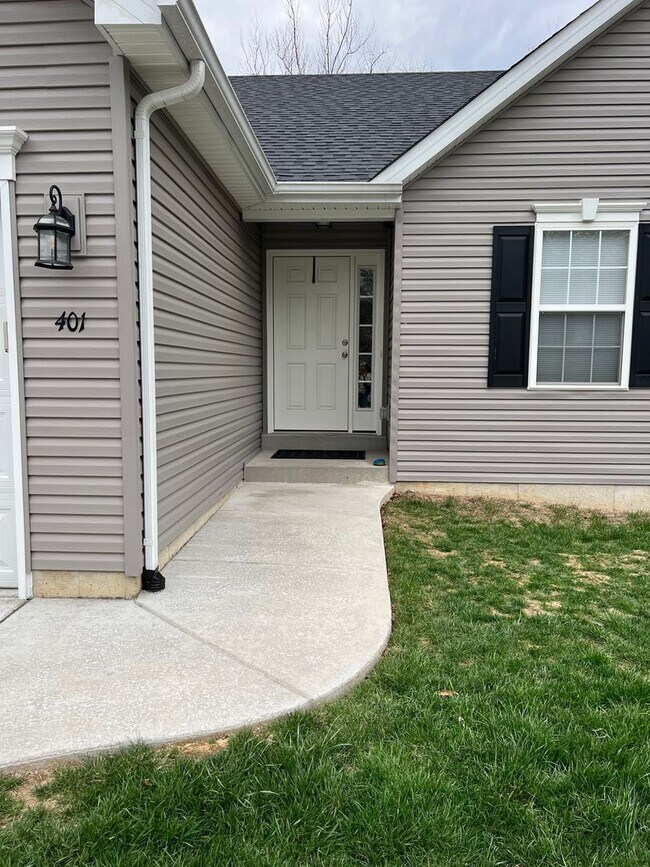 Foto del edificio - Private Charming  NEW Home