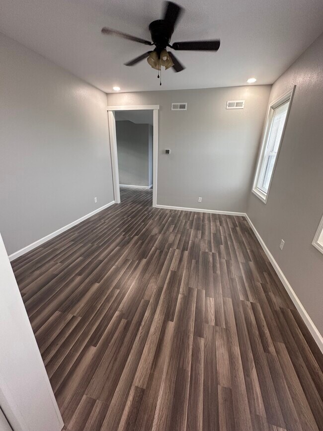 215 Mawdsley St Unit 1, Marine, IL 62061 Apartments in Marine, IL