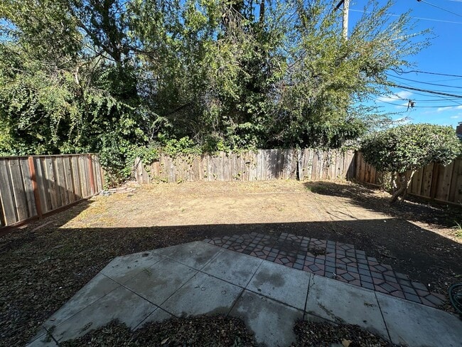 Foto del edificio - 6365 Bollinger Rd