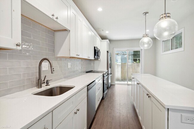 Foto del edificio - 5 br, 5 bath House - 1826 W Montgomery Ave