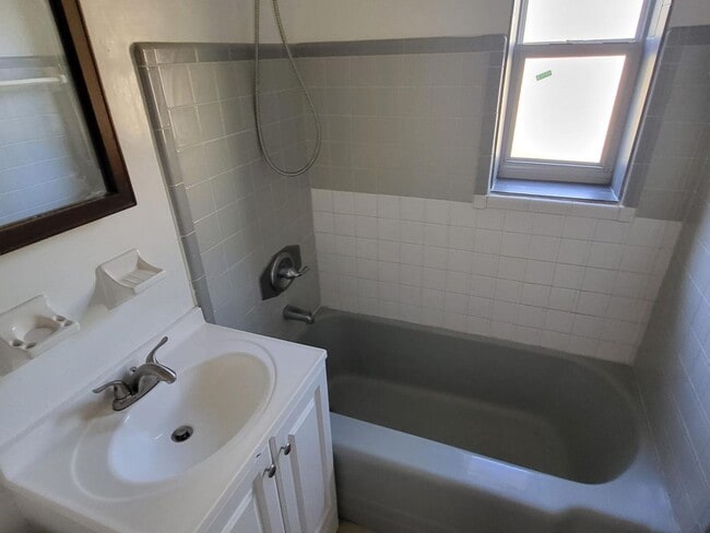 Building Photo - 4379 Neptune Dr SE