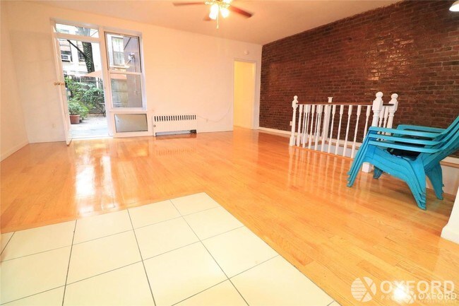 Building Photo - 51 W 69th St