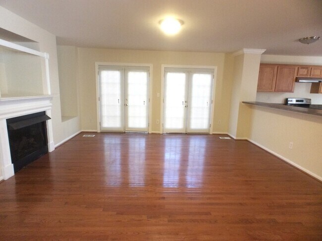 Foto del edificio - 6265 Branch Hill Cir