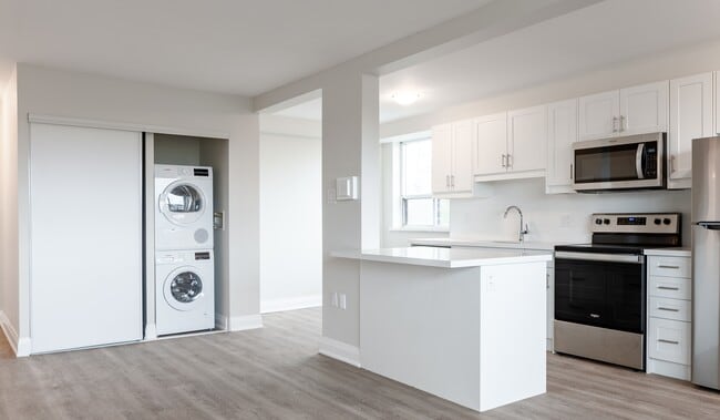 Photo du bâtiment - 1640 Lawrence