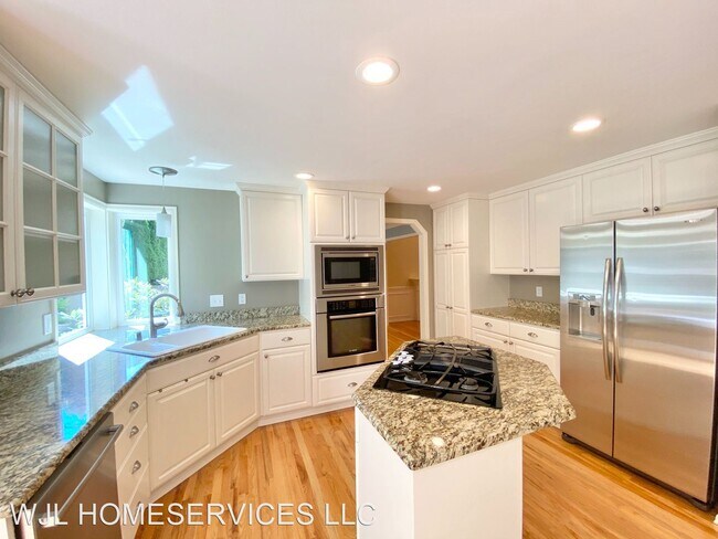 Foto del edificio - 4 br, 2.5 bath House - 12621 NE 66th Pl