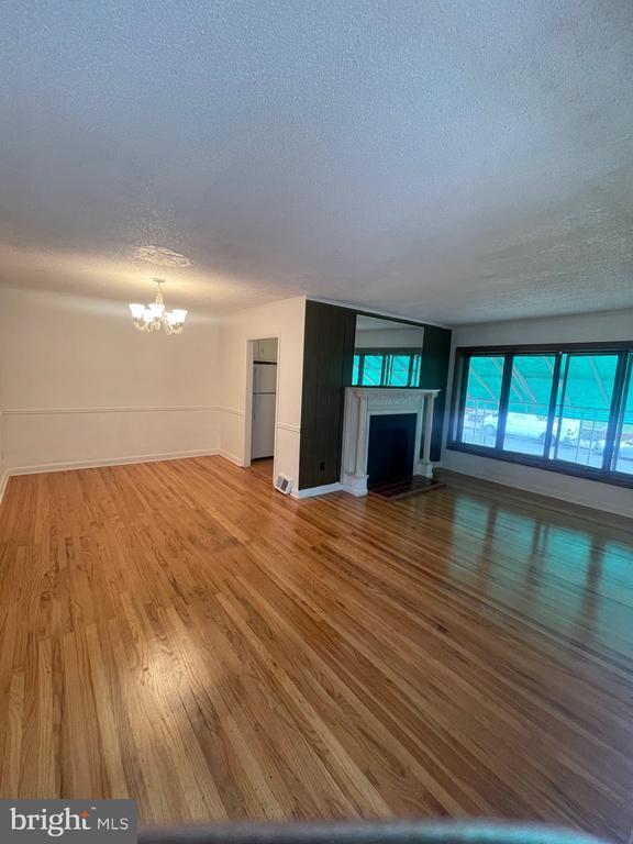 Building Photo - 2135 Oakmont St