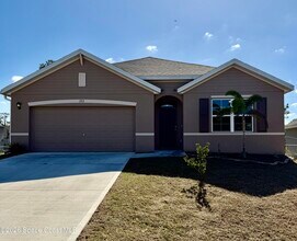 Building Photo - 282 Heritage St SW