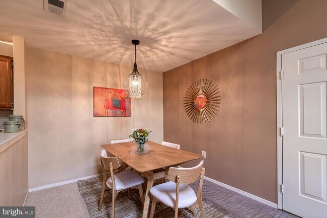 Building Photo - 7806 Harrowgate Cir