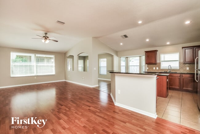 Building Photo - 18416 Cypress Bay Pkwy