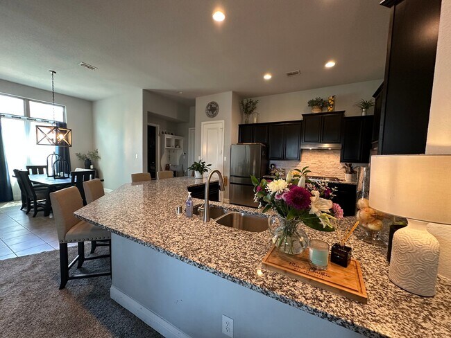 Foto del edificio - 3905 Applewood Ln