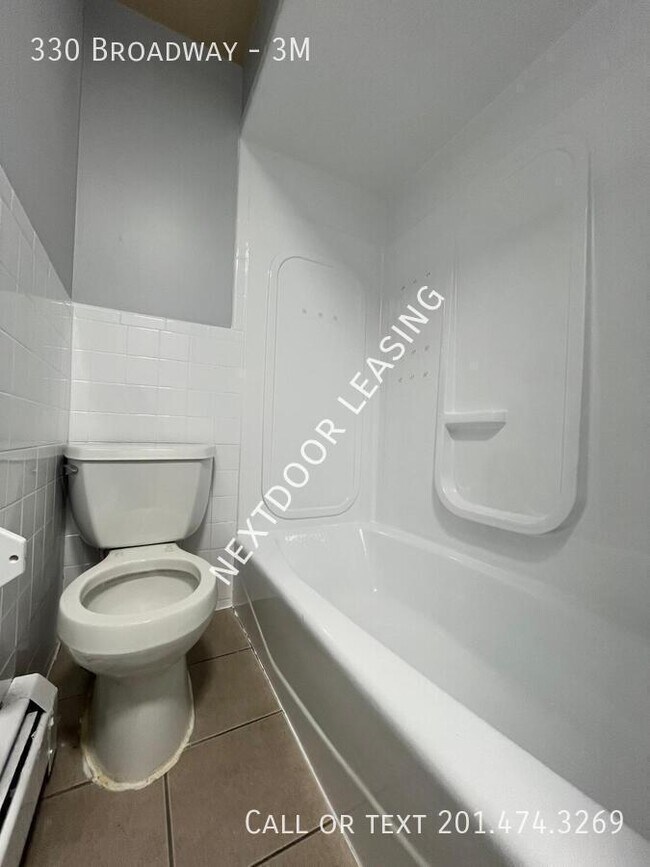 Foto del edificio - 330 Broadway-3M
