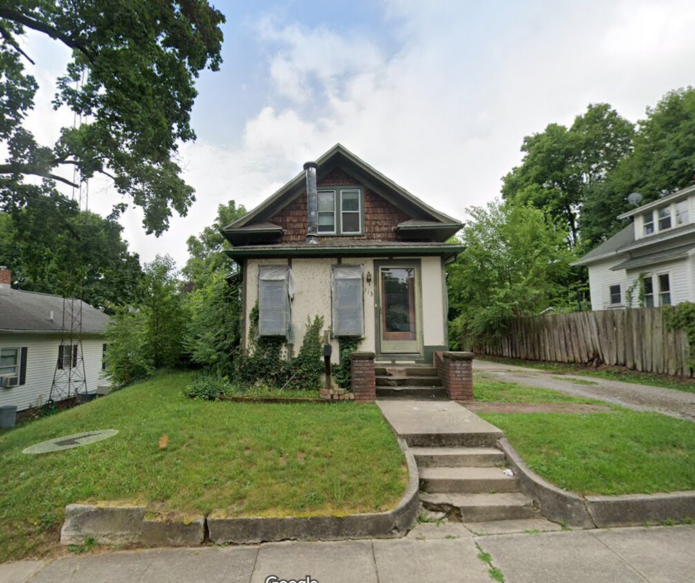 Primary Photo - 113 Charles Ct