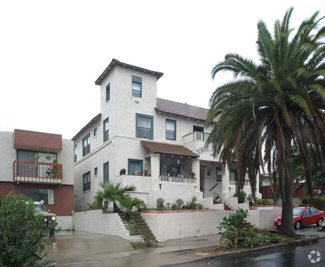 Building Photo - Torre Del Mar