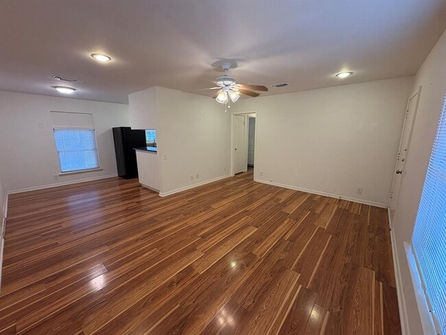 Foto del edificio - 6506 Linda Ln