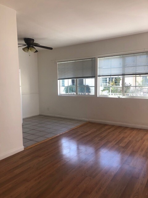 living/dining area - 5330 Franklin Ave