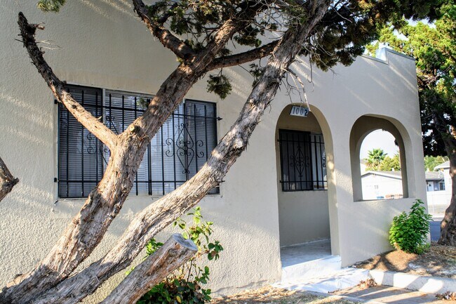 Foto del edificio - 1002 W 4th St