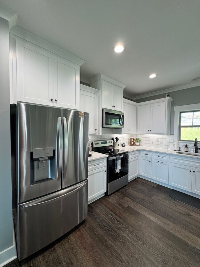 Building Photo - The Lakes Subdivision!
