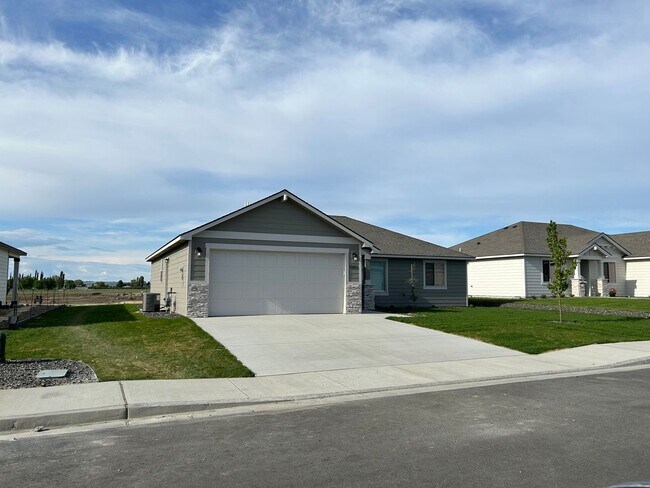 Building Photo - Modern, Open Concept Home Within Brand New...