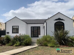 Building Photo - 2032 W 80th St