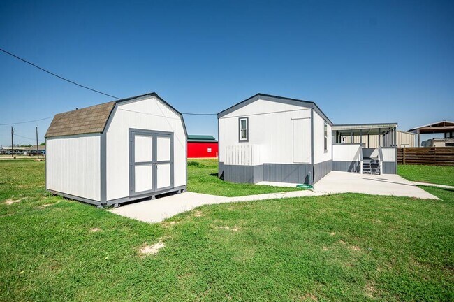 Building Photo - 4 Squid Ln