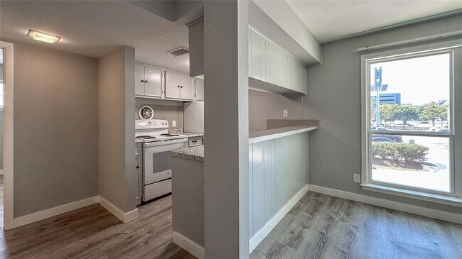 Building Photo - 4751 Aftonshire Dr