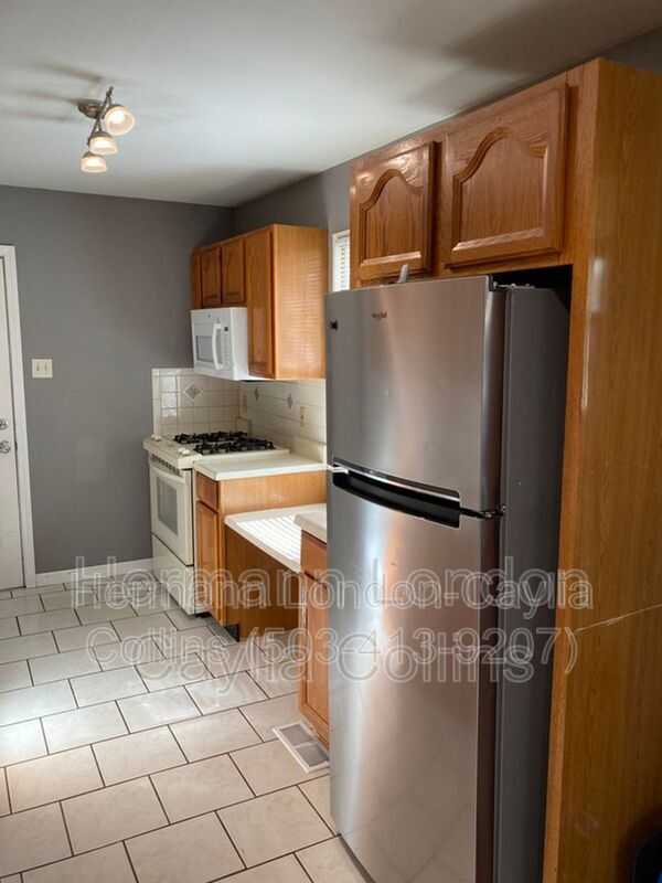 Building Photo - 2465 Hawthorne Manor Dr