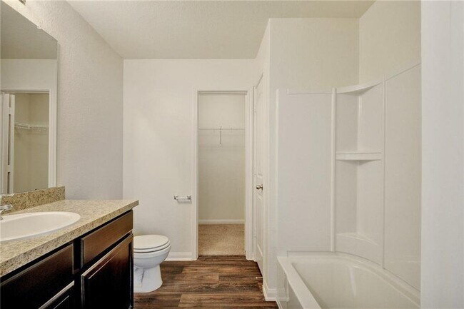 Foto del edificio - 329 Yearwood Ln