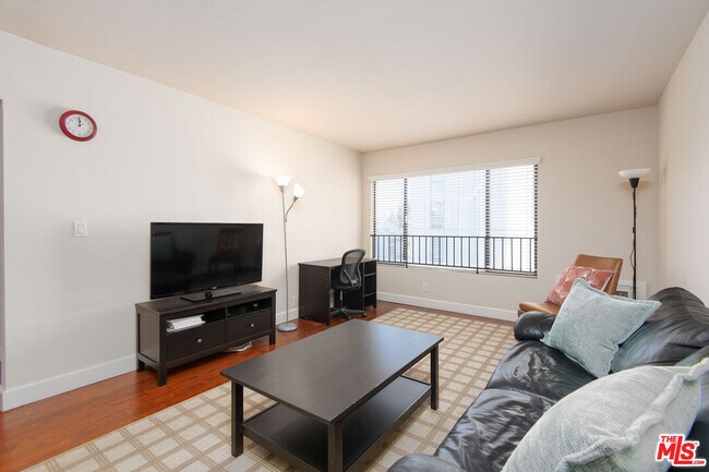Foto del edificio - 10982 Roebling Ave