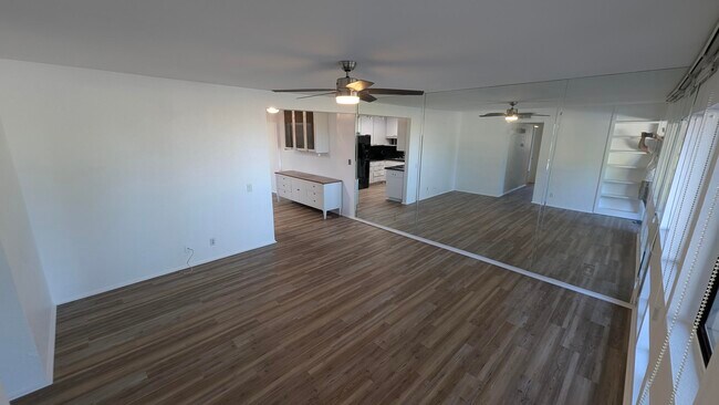 Foto del edificio - 425 Bradshaw E Ln