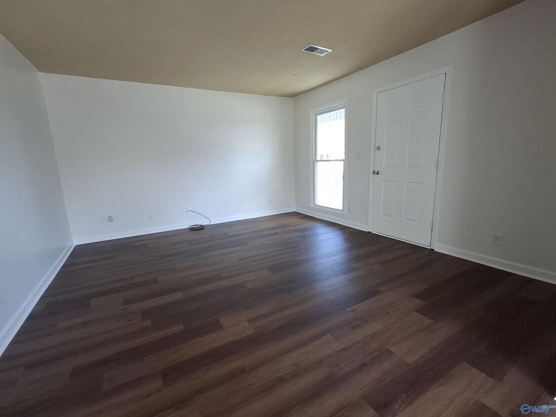 Building Photo - 6206 Friar Tuck Dr NW