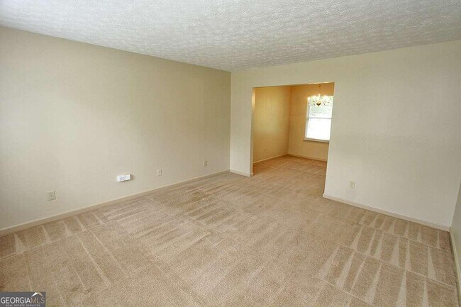 Building Photo - 1381 Omie Way