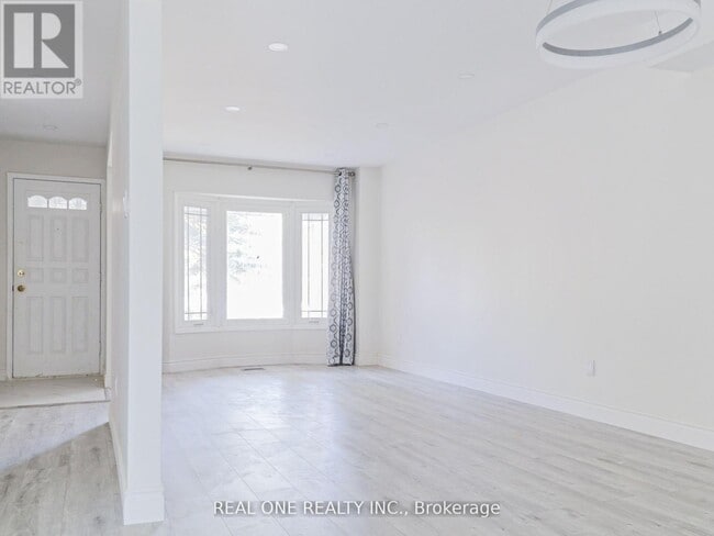 Building Photo - 51 Cornwall Dr