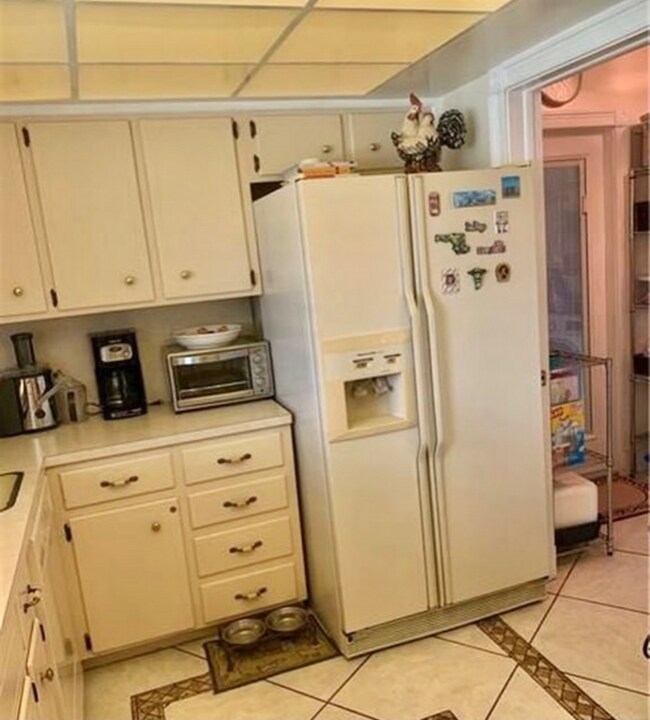 Foto del edificio - 1361 NE 23rd Ct