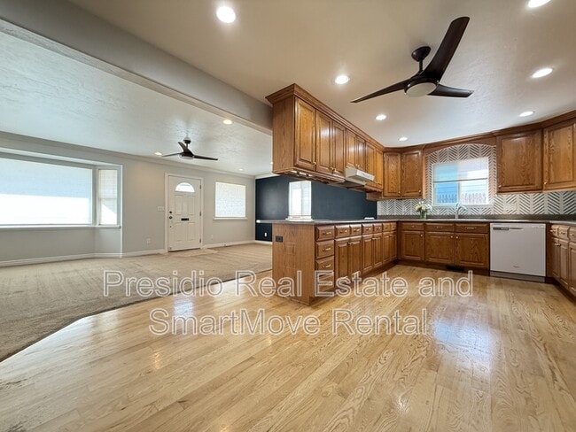 Building Photo - 4720 W 5255 S