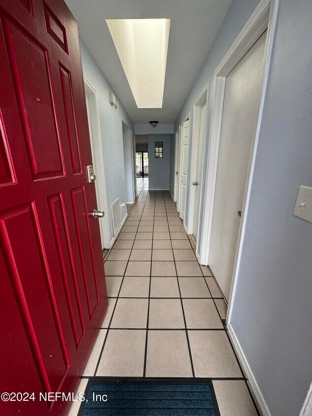 Foto principal - 2360 Bitternut Way