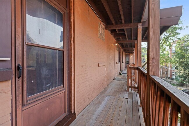Foto del edificio - 2516 N Lincoln Ave
