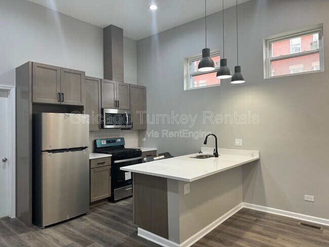 Foto del edificio - 2361 S Whipple St