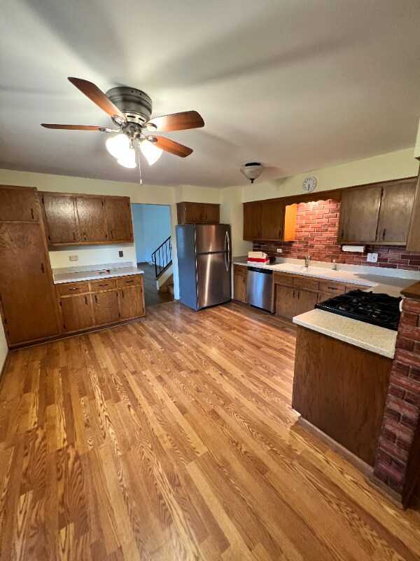 Building Photo - 20W143 99th St