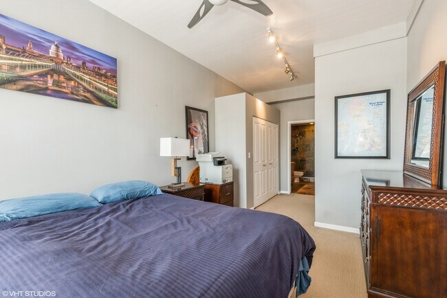 Foto del edificio - 1225 W Morse Ave